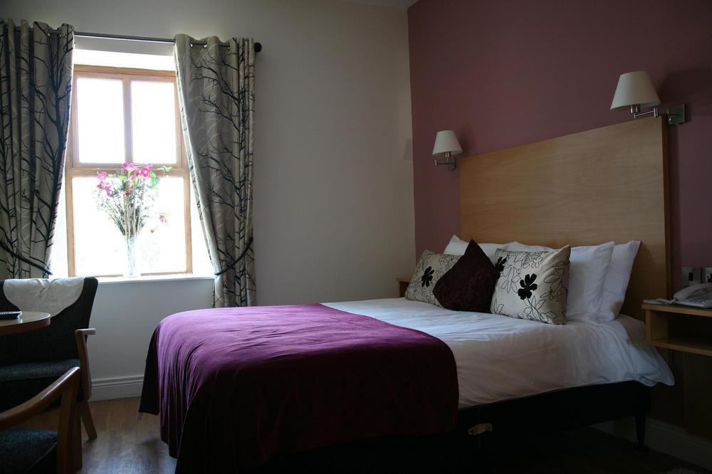 The Coach House Hotel Oranmore Exteriér fotografie