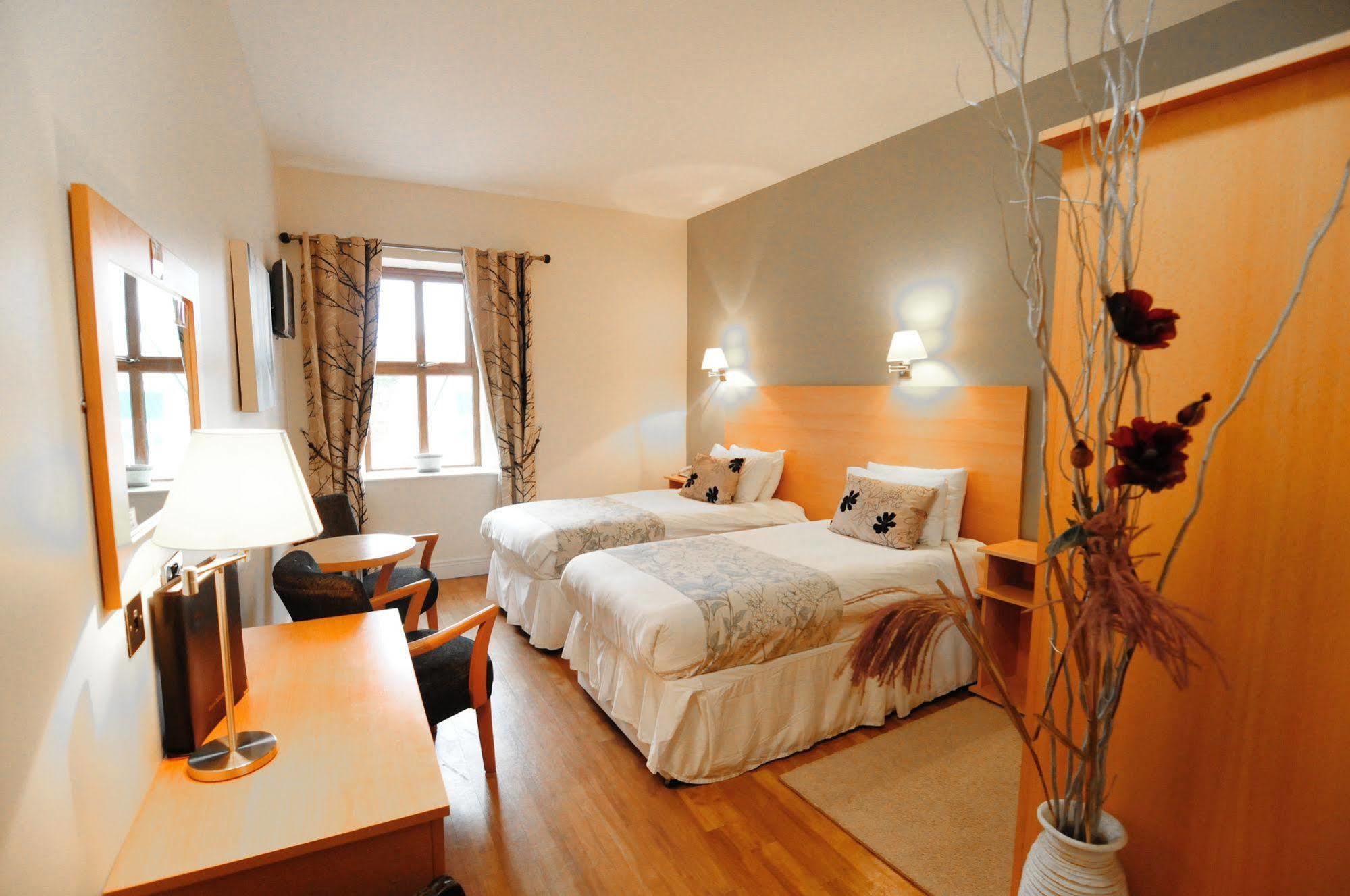 The Coach House Hotel Oranmore Exteriér fotografie